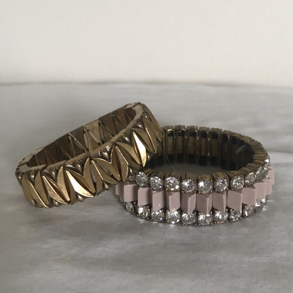 2 Bracelets